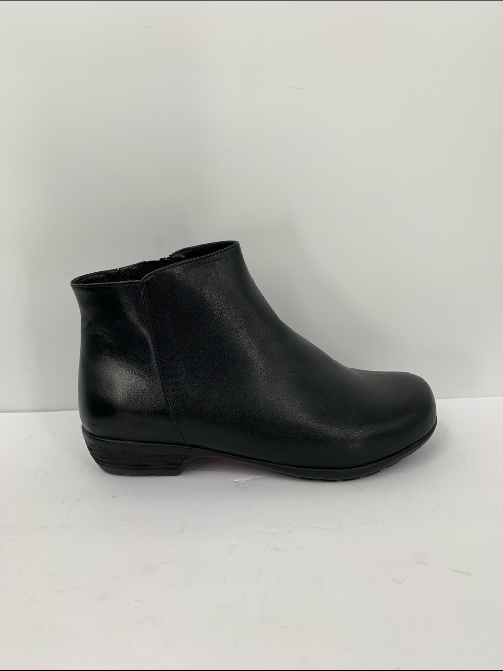 Ros Hommerson Ezra ankle boots black leather zipper shoe EUC 8 EE Extra WIDE WW